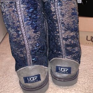 W CLASSIC SHORT SPARKLES UGGS
